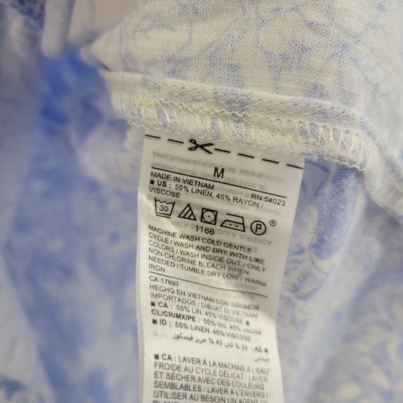 Old Navy Blue and White Floral Blouse - Picture 7 of 10